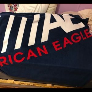 American Eagle blanket